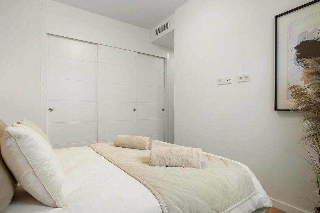 Middle Floor Apartment Estepona Málaga - image 9