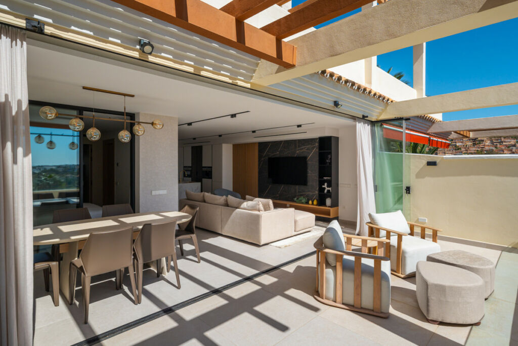 Middle Floor Apartment Nueva Andalucía Málaga - image 9