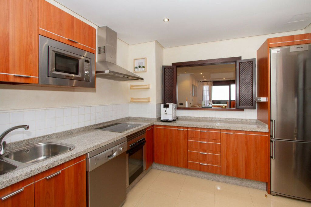 Ground Floor Apartment La Mairena Málaga - image 9
