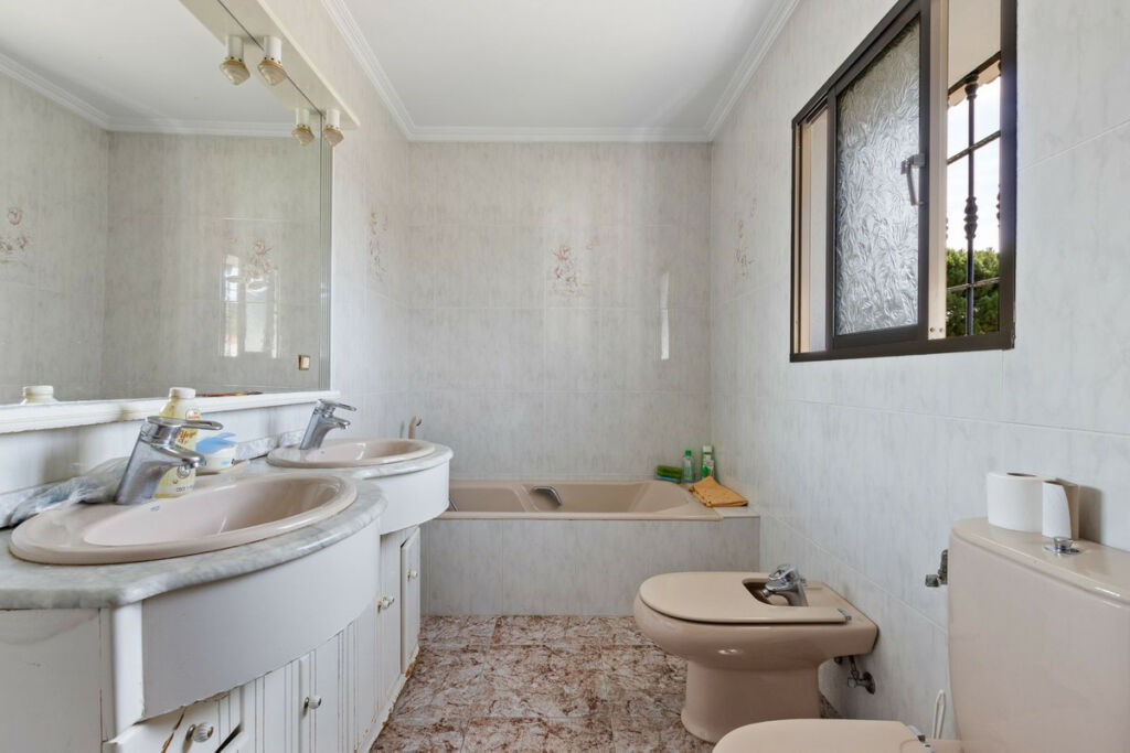 Detached Villa Alhaurín de la Torre Málaga - image 9