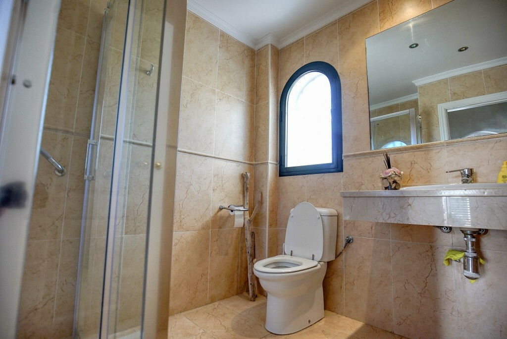 Detached Villa La Duquesa Málaga - image 9