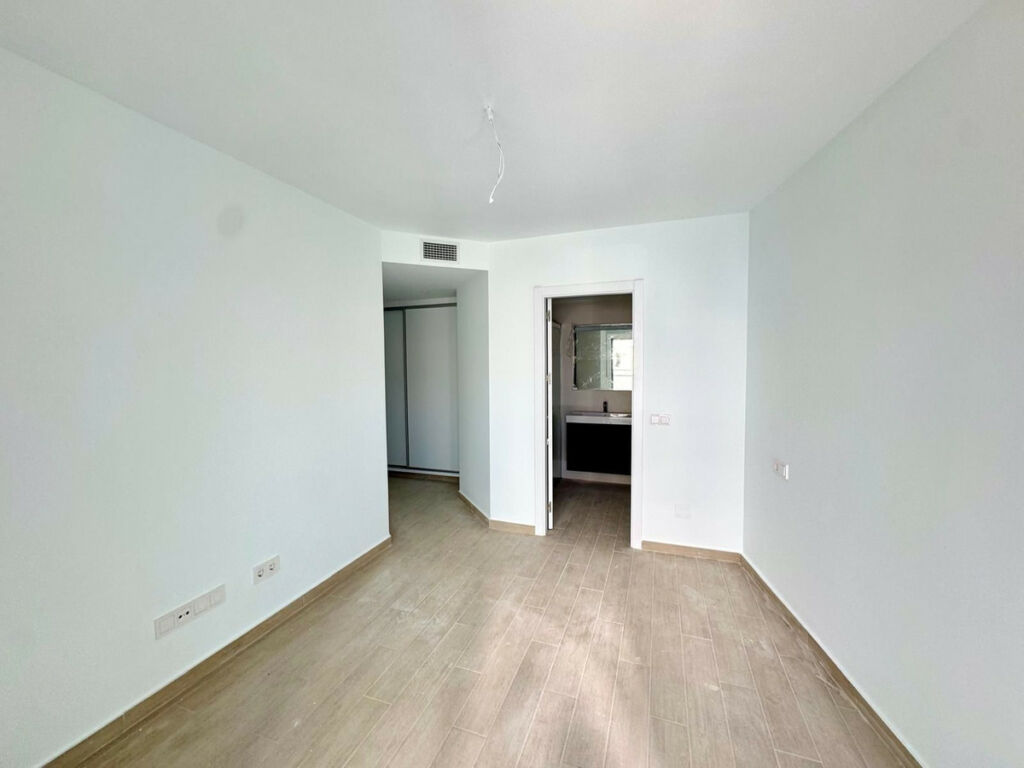 Middle Floor Apartment Fuengirola Málaga - image 9