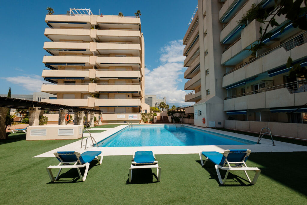 Middle Floor Apartment Puerto Banús Málaga - image 9