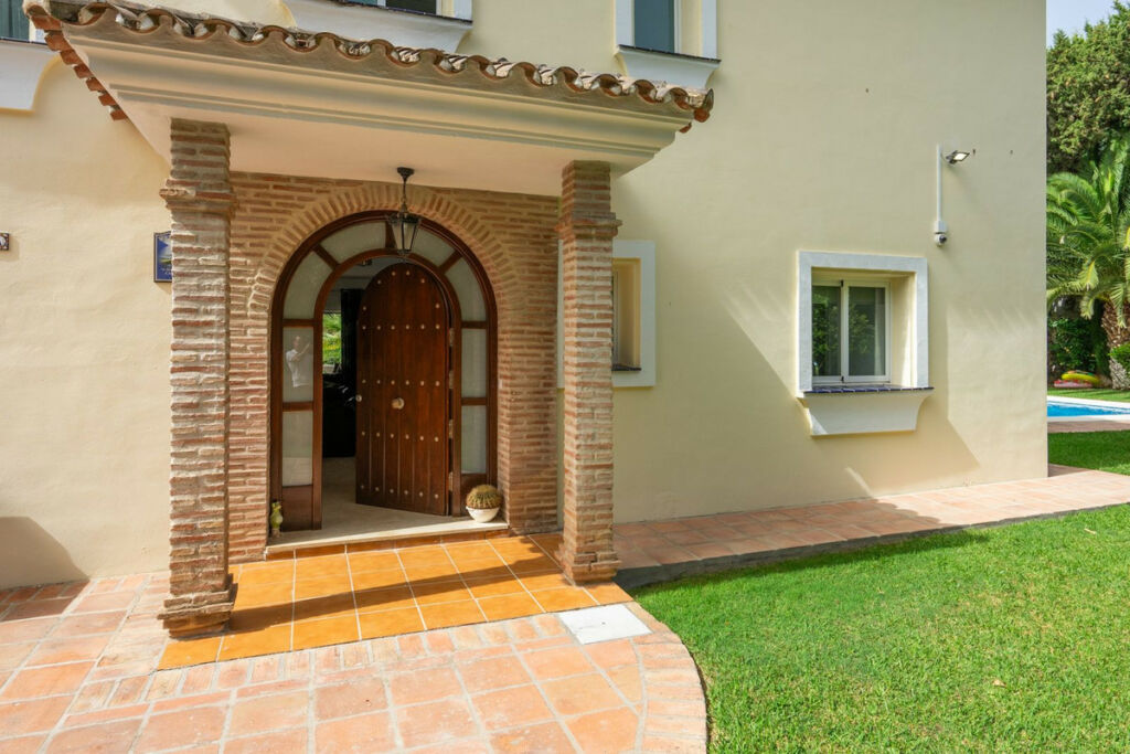 Detached Villa Benalmadena Málaga - image 9