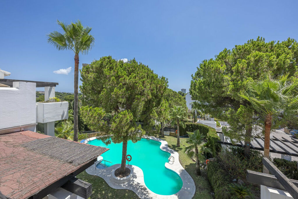 Top Floor Apartment Río Real Málaga - image 11