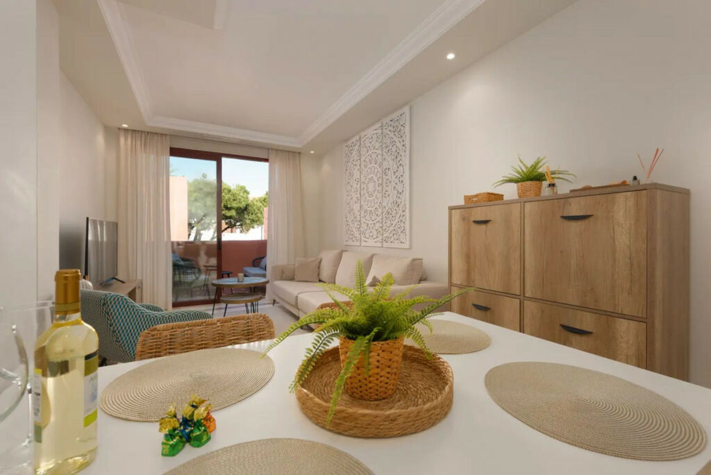 Middle Floor Apartment Elviria Málaga - image 9