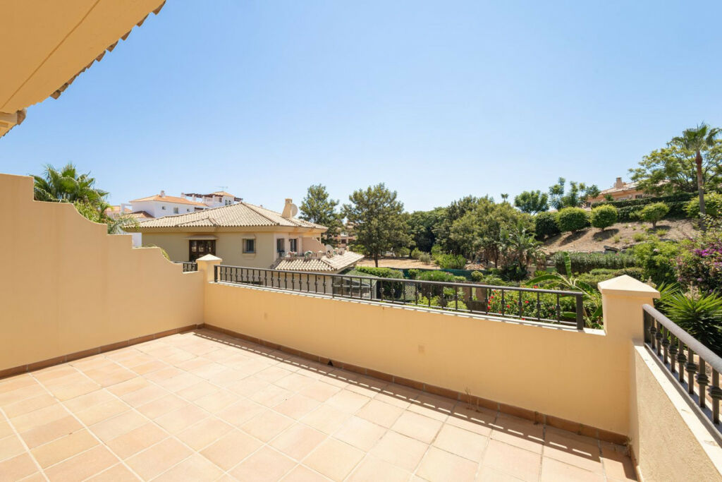 Semi-Detached House Riviera del Sol Málaga - image 9