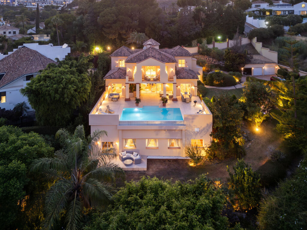 Detached Villa Benahavís Málaga - image 9
