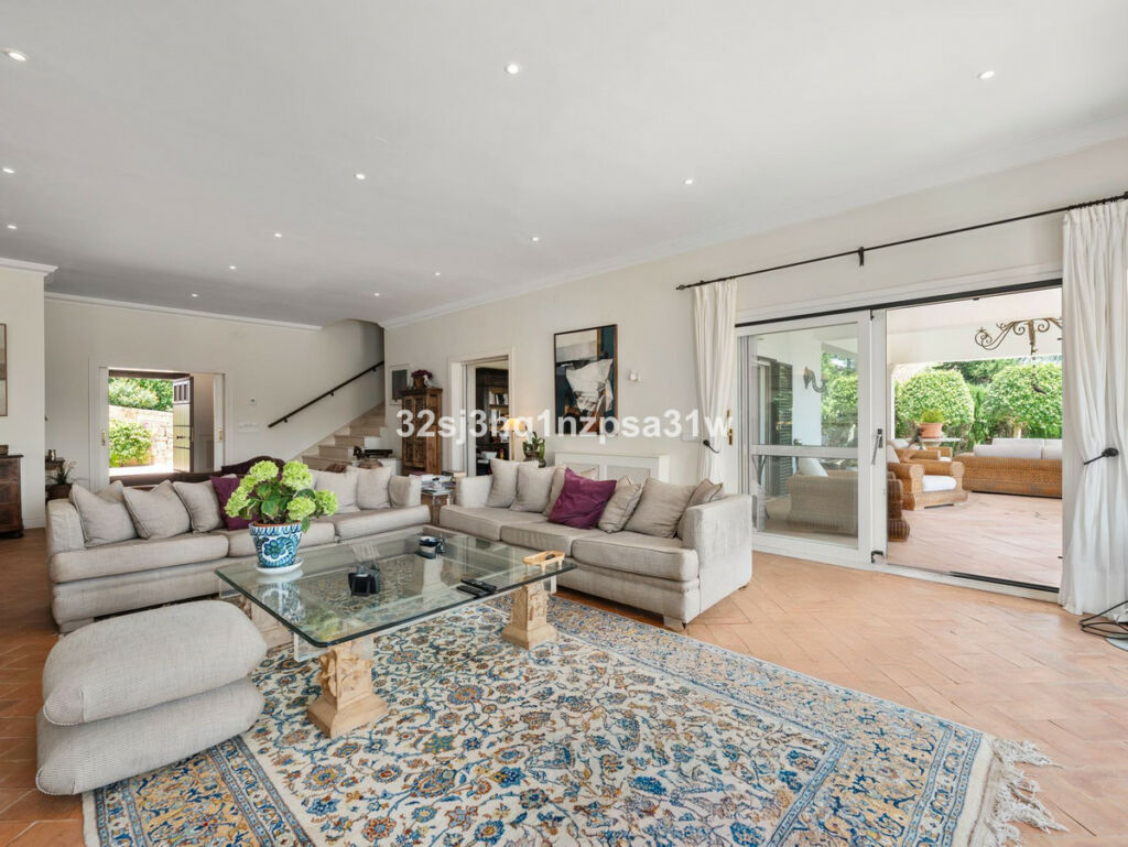Detached Villa Sotogrande Cádiz - image 9