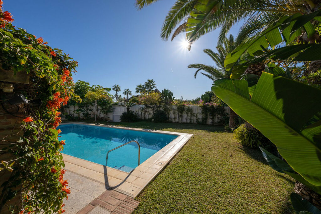 Detached Villa Marbesa Málaga - image 9