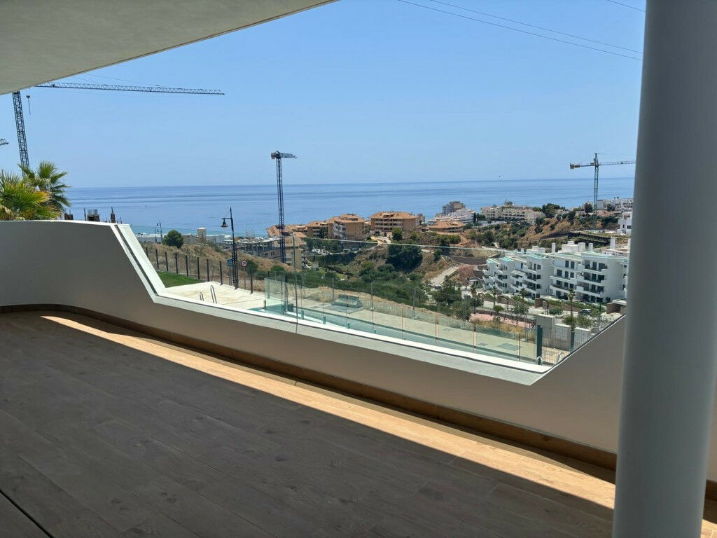 Middle Floor Apartment Fuengirola Málaga - image 9