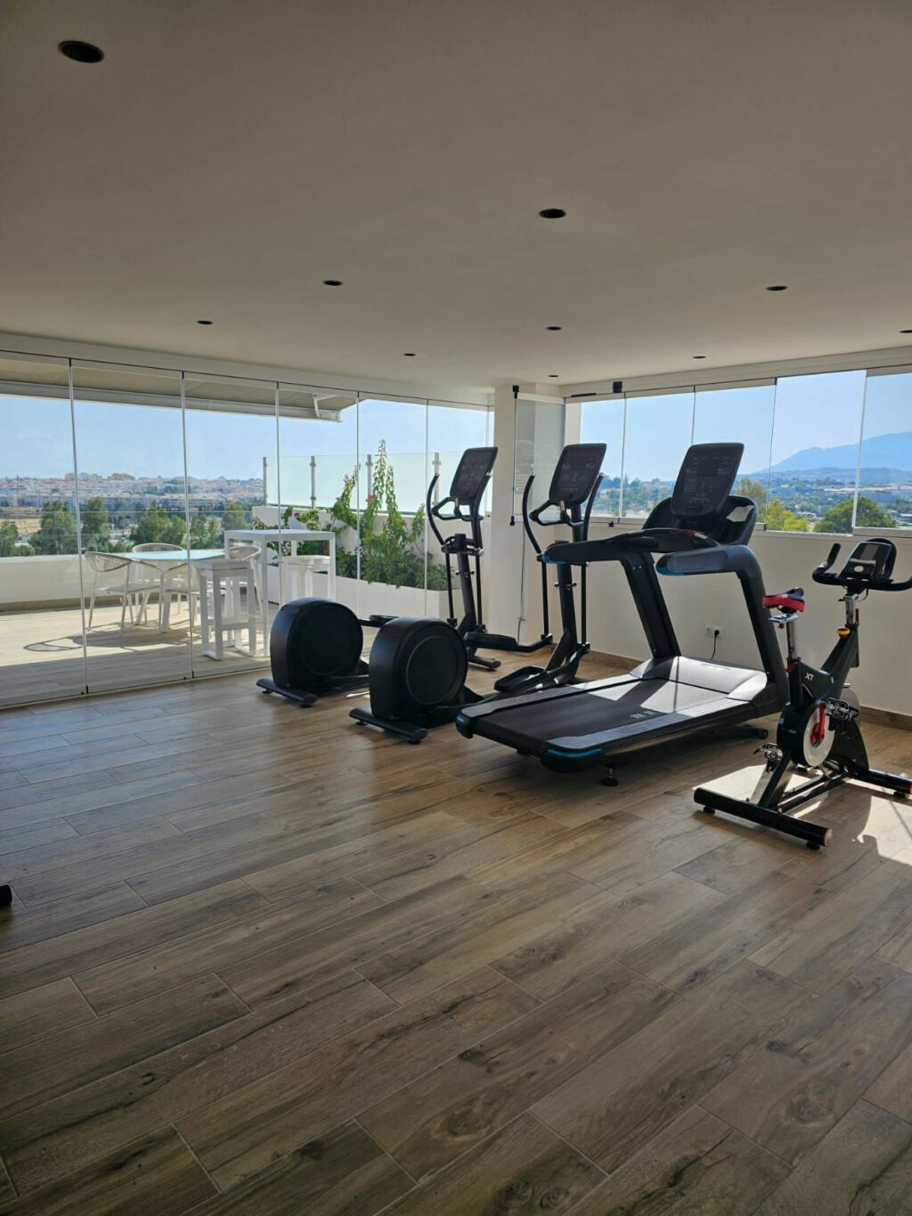 Top Floor Apartment La Campana Málaga - image 9