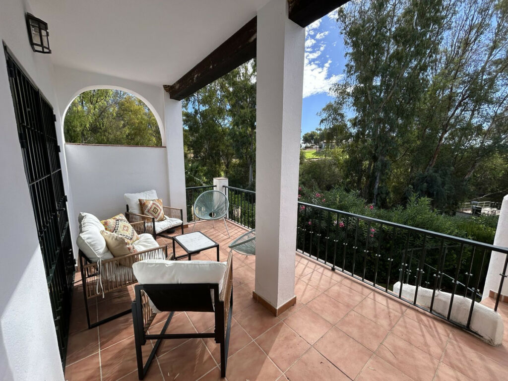 Townhouse Aloha Málaga - image 9