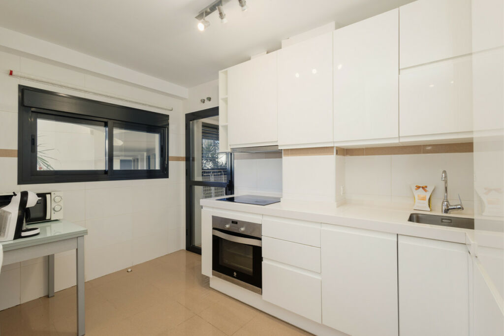 Middle Floor Apartment Estepona Málaga - image 9