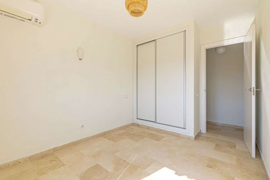 Top Floor Apartment Marbella Málaga - image 8