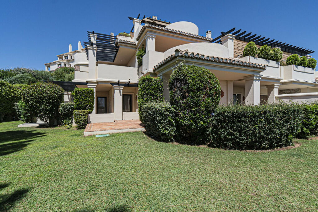 Ground Floor Apartment Benahavís Málaga - image 9