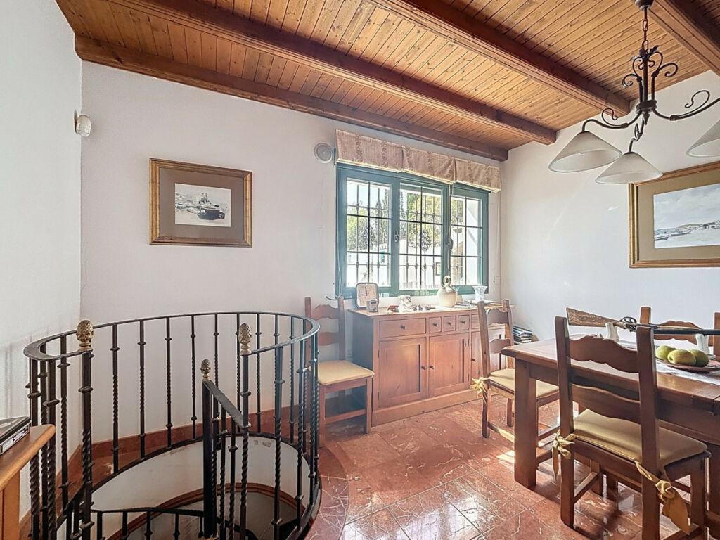 Detached Villa La Viñuela Málaga - image 9