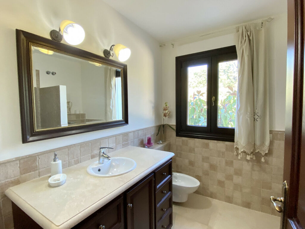 Detached Villa Benahavís Málaga - image 6