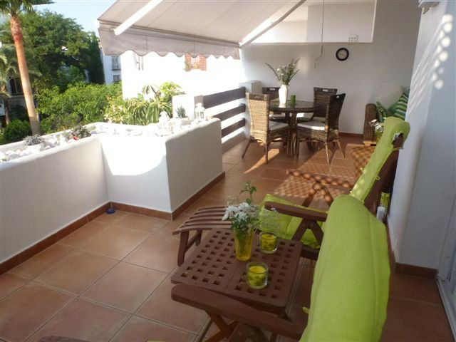 Middle Floor Apartment Estepona Málaga - image 9