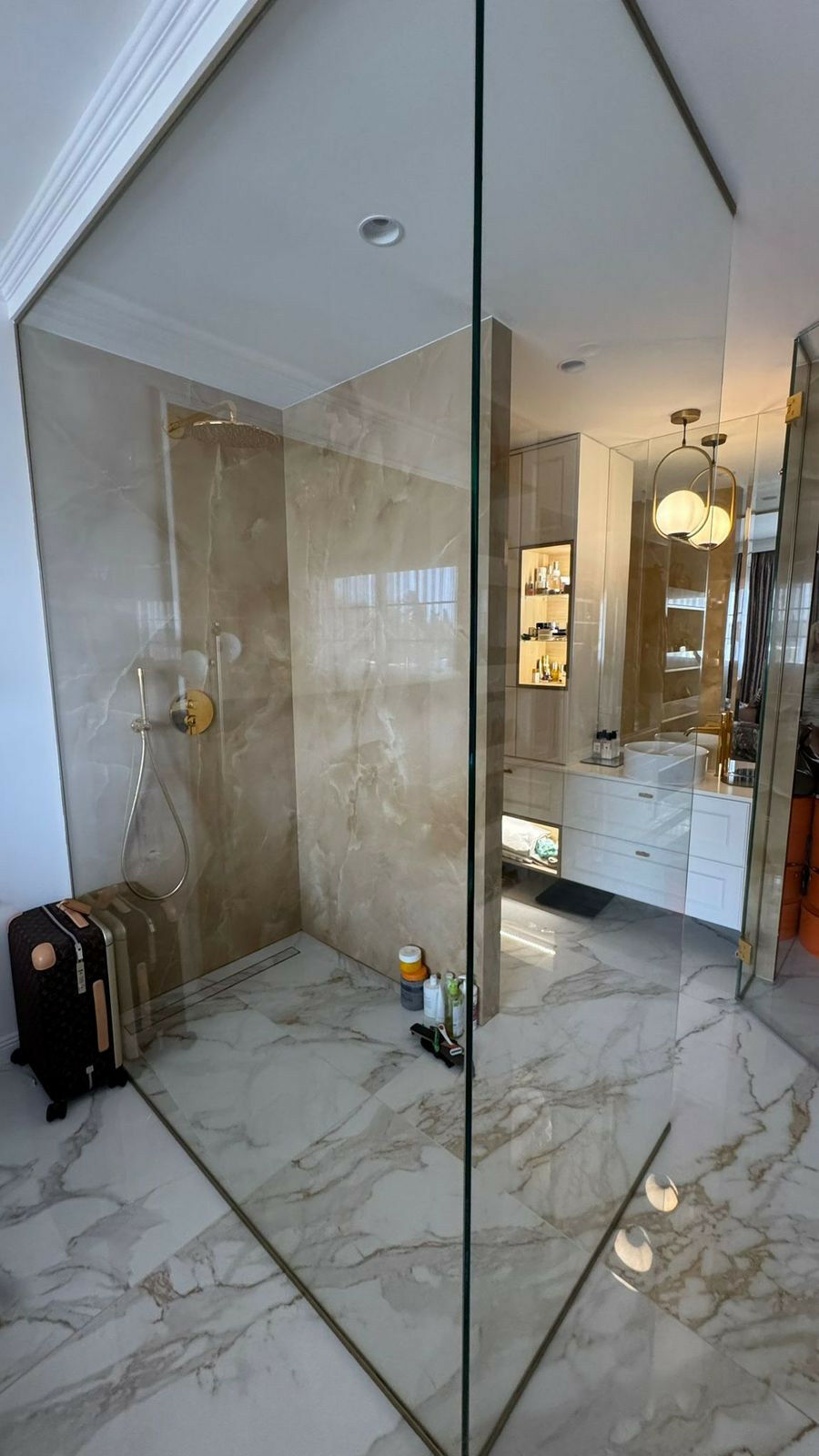 Middle Floor Apartment The Golden Mile Málaga - image 9