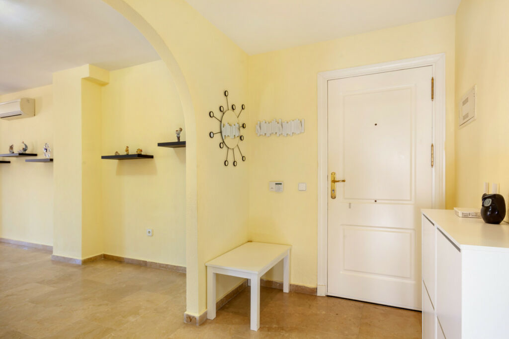 Ground Floor Apartment The Golden Mile Málaga - image 9