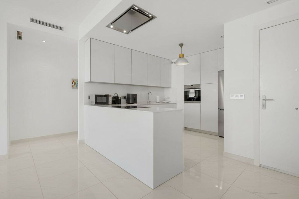 Middle Floor Apartment Estepona Málaga - image 9