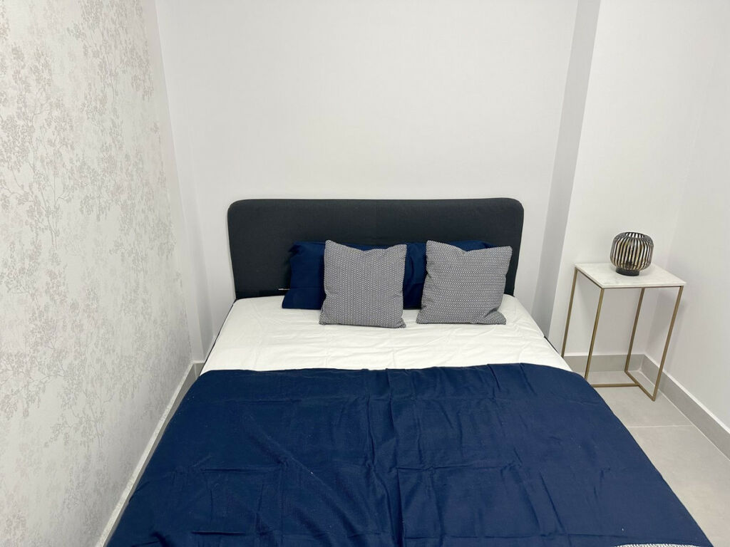 Middle Floor Apartment The Golden Mile Málaga - image 9