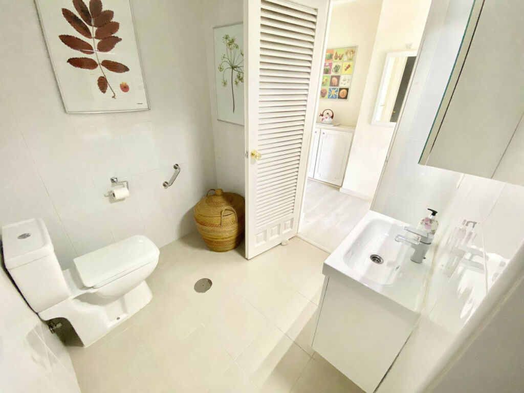 Middle Floor Apartment Nueva Andalucía Málaga - image 11