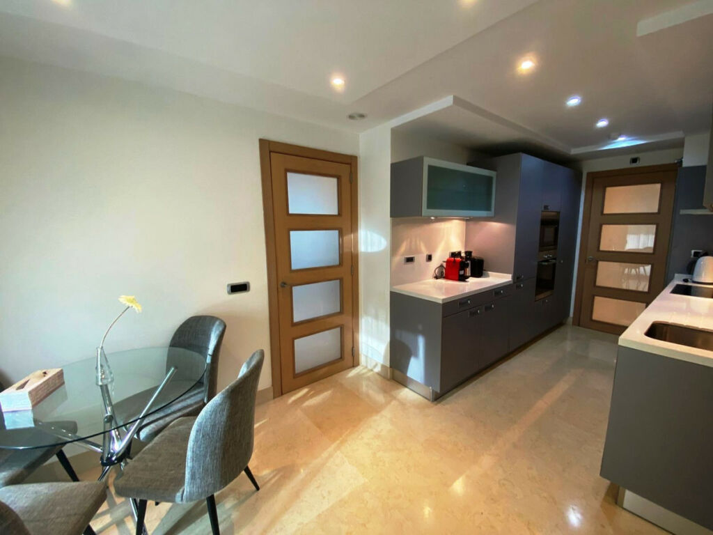Middle Floor Apartment Marbella Málaga - image 9