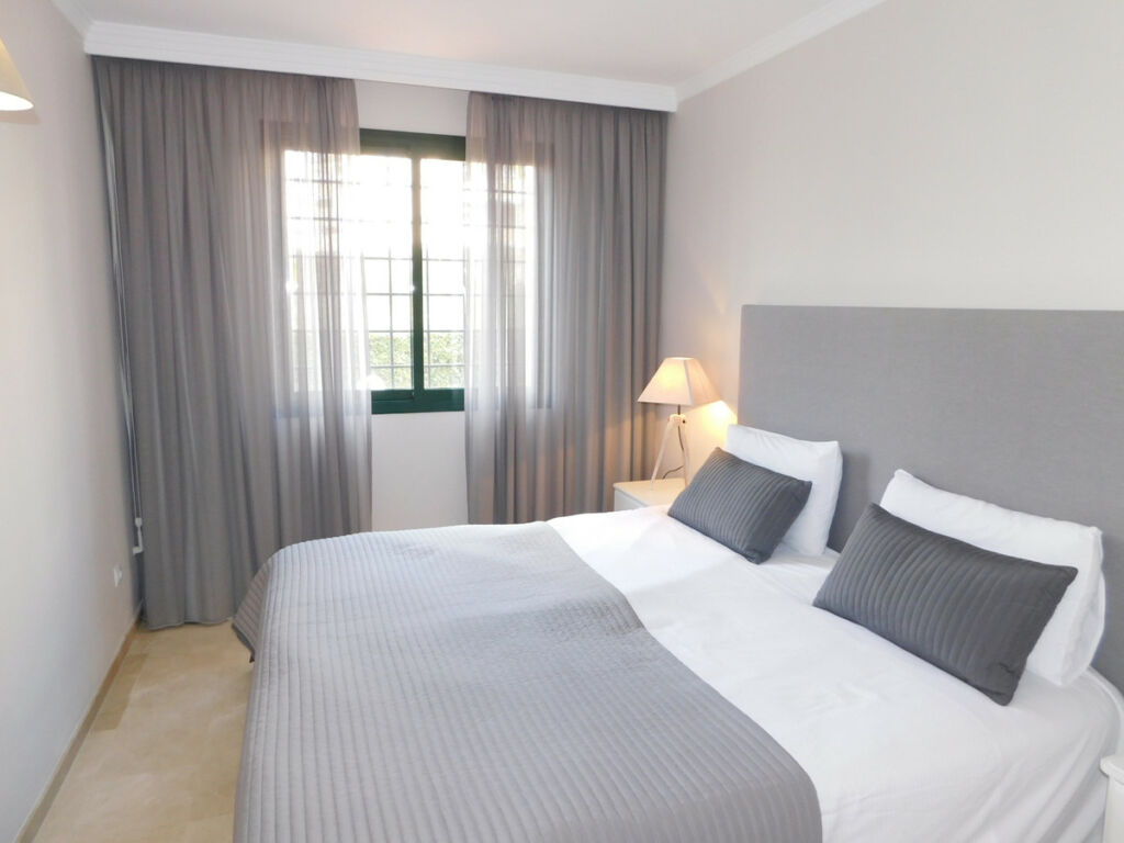 Ground Floor Apartment Elviria Málaga - image 9