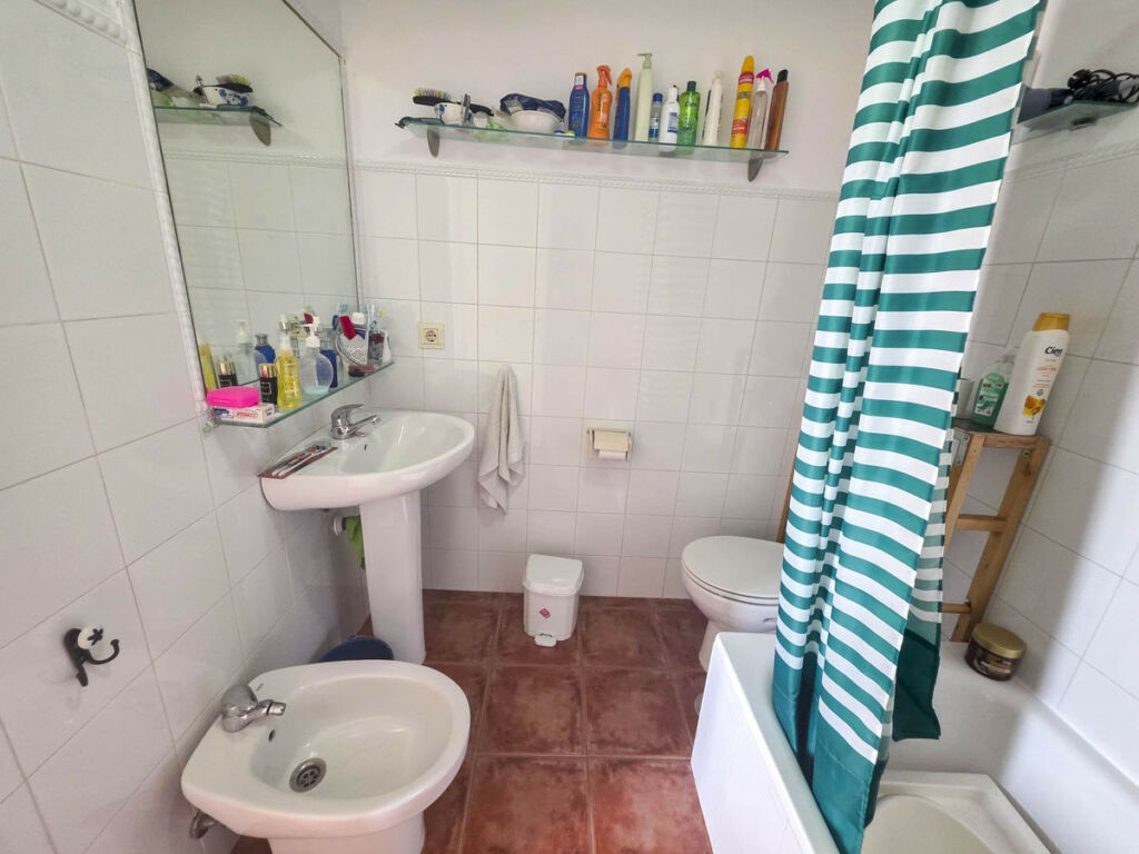 Middle Floor Apartment Casares Playa Málaga - image 9