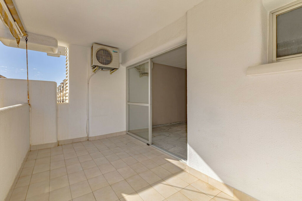 Middle Floor Apartment Los Boliches Málaga - image 9