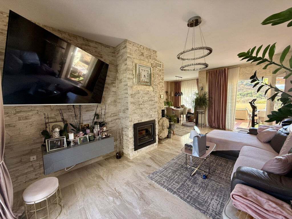 Penthouse Calahonda Málaga - image 9