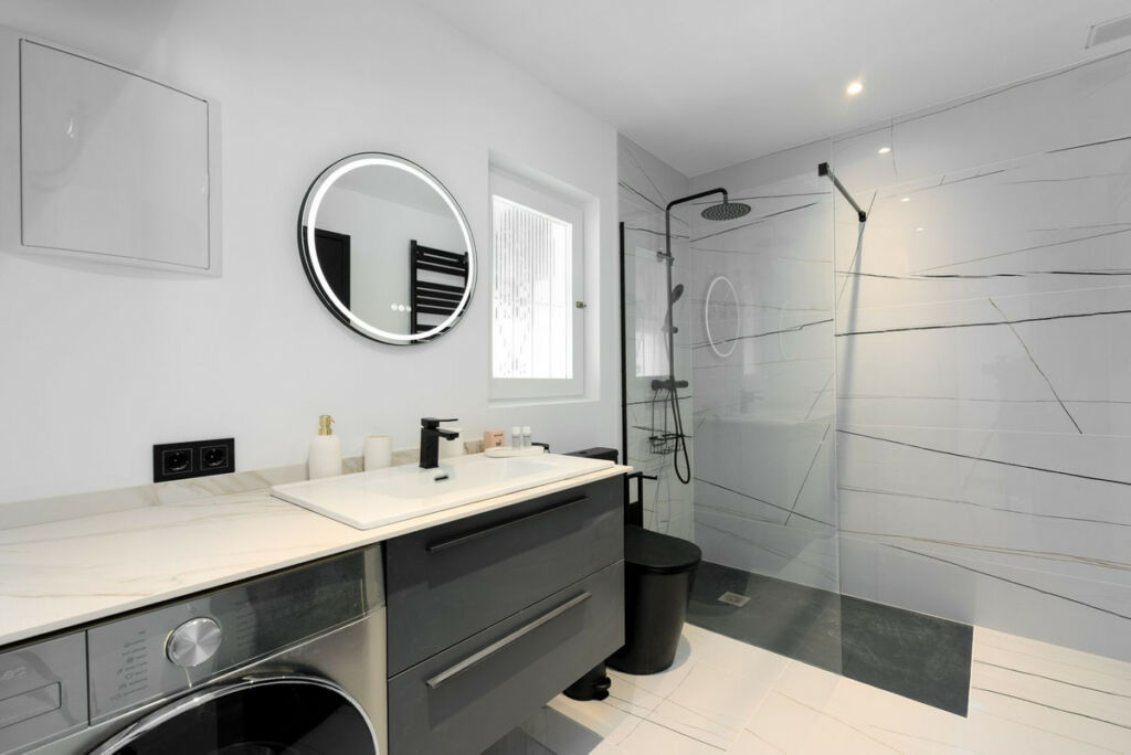 Top Floor Studio Puerto Banús Málaga - image 9