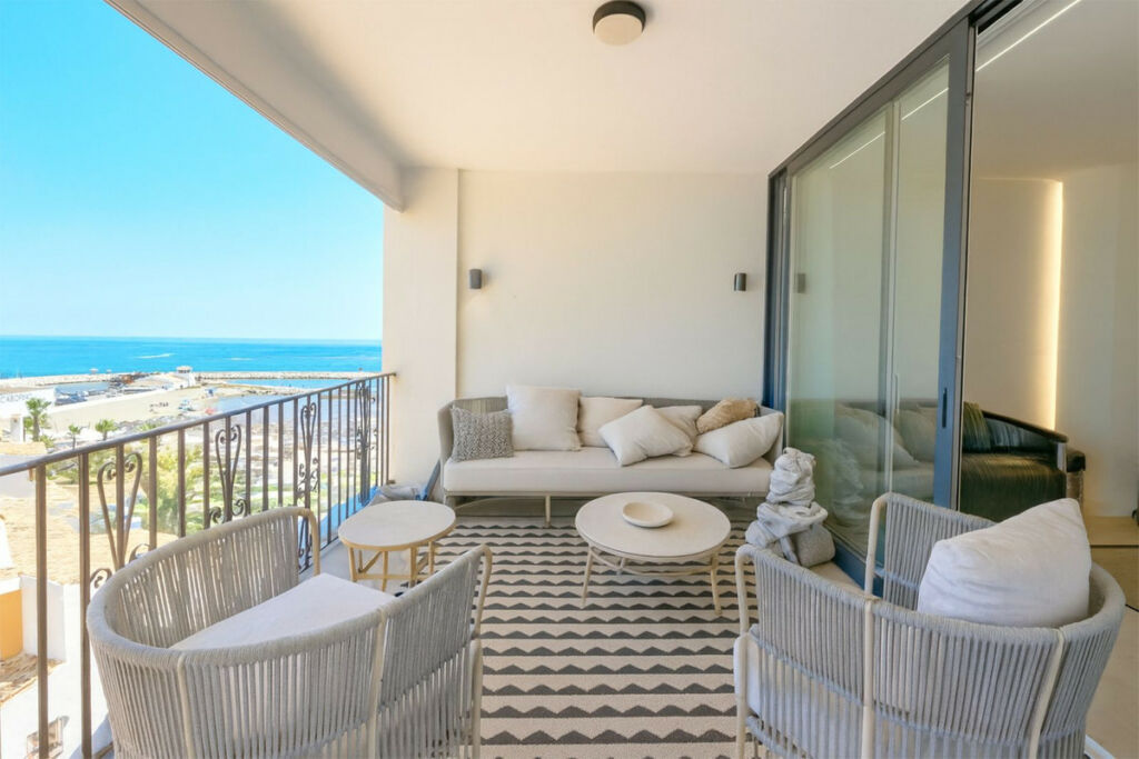 Middle Floor Apartment Puerto de Cabopino Málaga - image 9