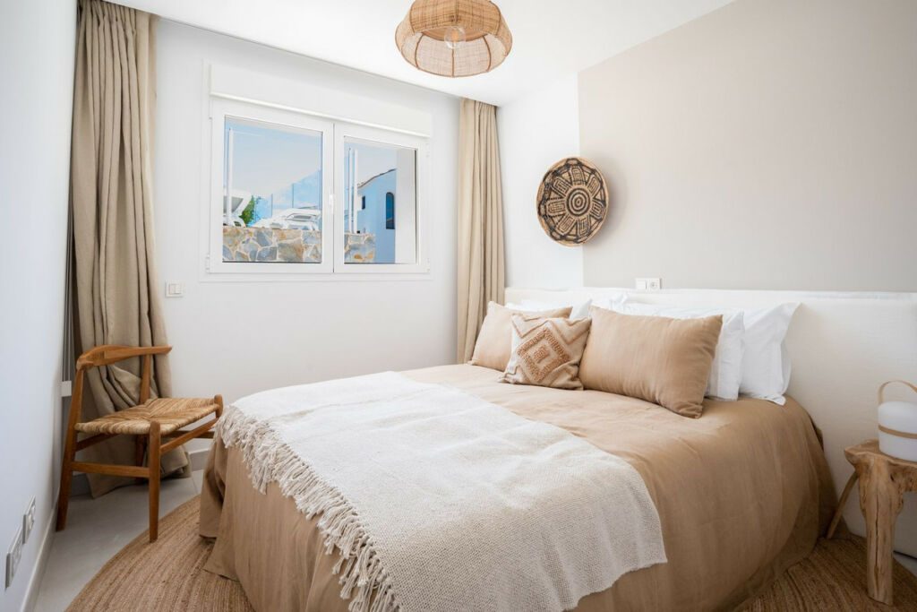 Penthouse Duplex Altos de los Monteros Málaga - image 9