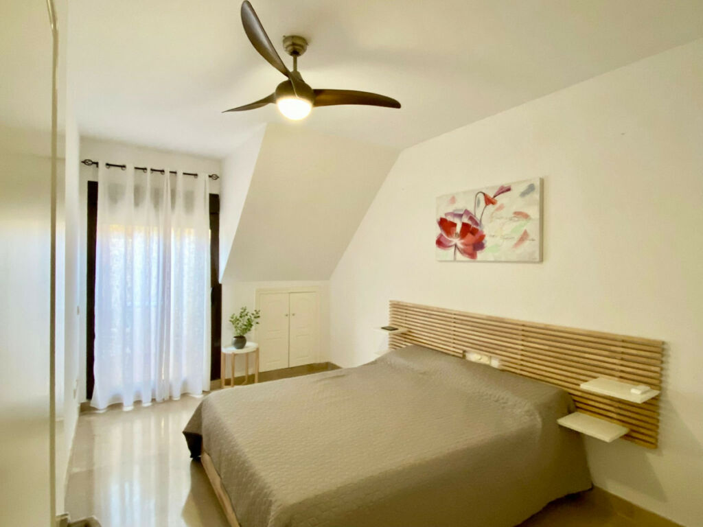 Penthouse La Duquesa Málaga - image 8