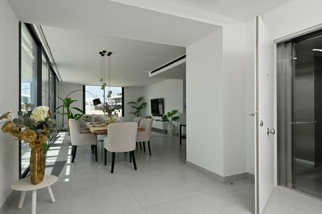 Penthouse Fuengirola Málaga - image 9