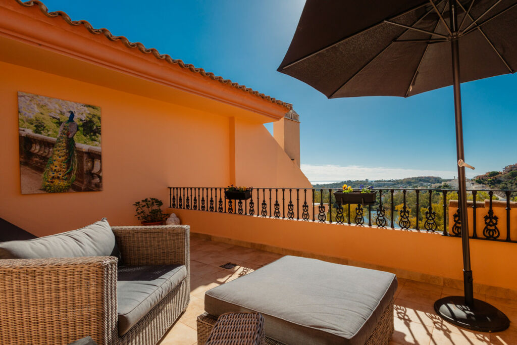 Penthouse Nueva Andalucía Málaga - image 9
