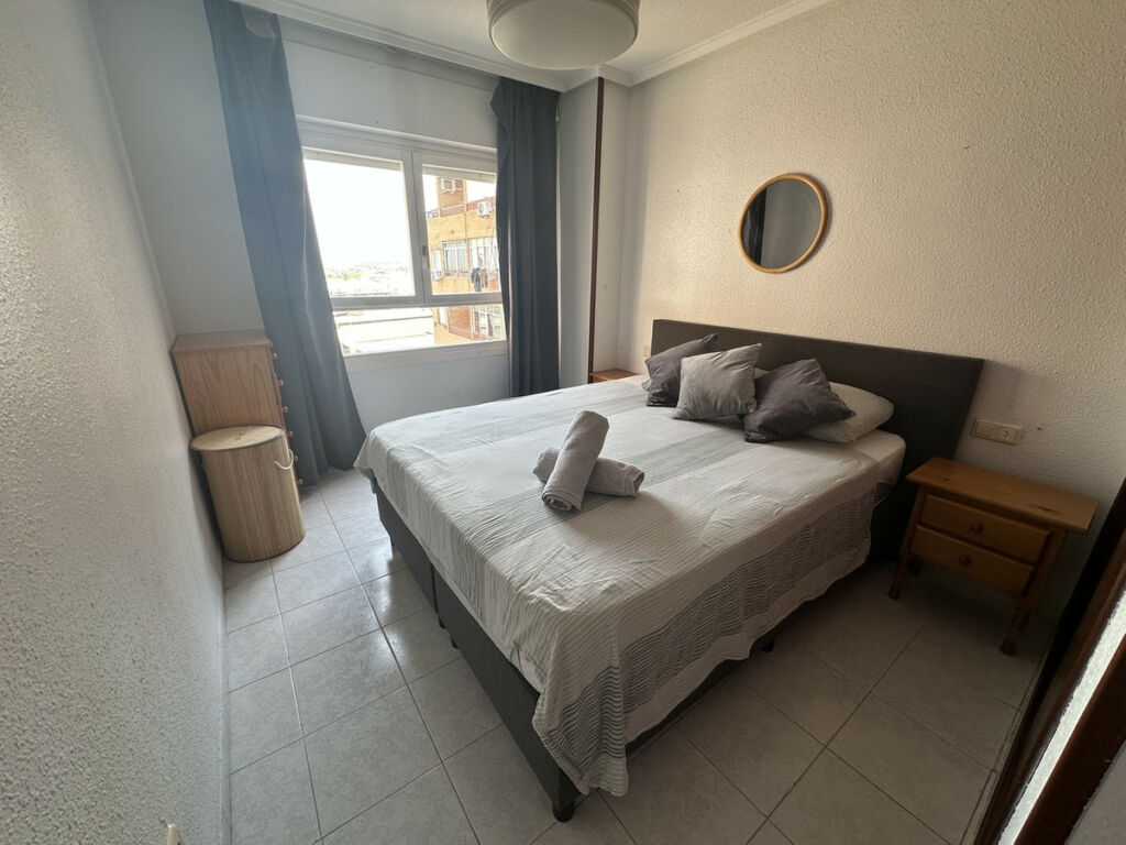 Middle Floor Apartment Torrevieja Alicante - image 9