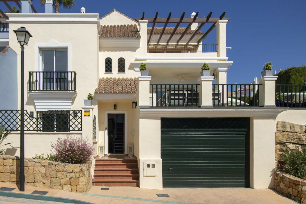 Semi-Detached House Nueva Andalucía Málaga
