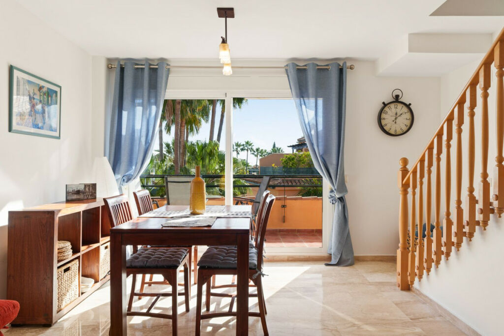 Top Floor Apartment El Rosario Málaga