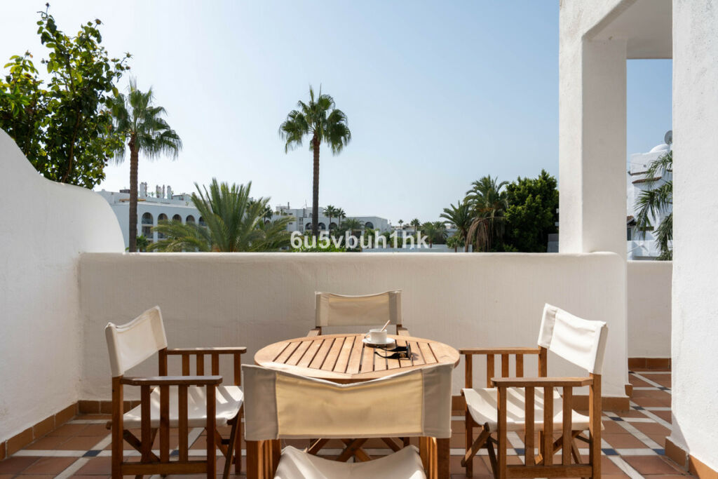 Middle Floor Apartment Marbella Málaga - image 6
