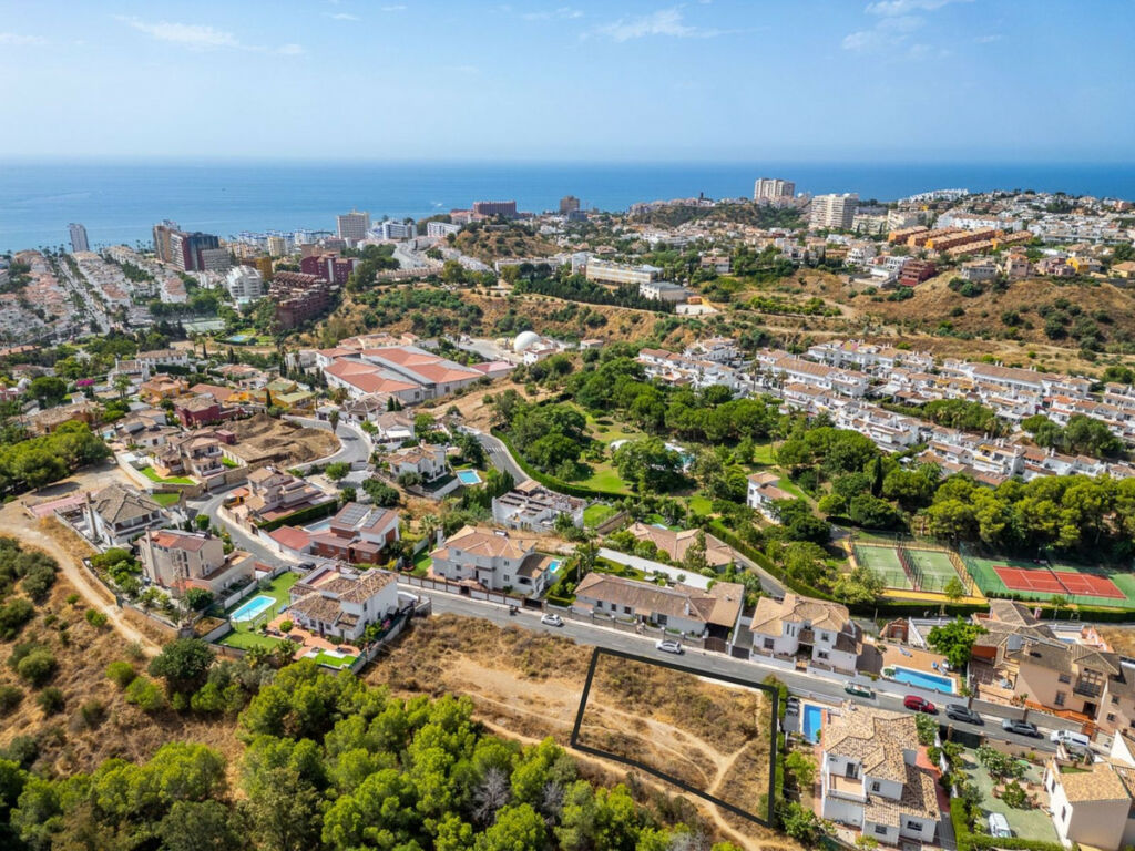 Residential Plot Benalmadena Málaga