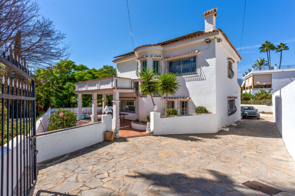 Detached Villa Nueva Andalucía Málaga