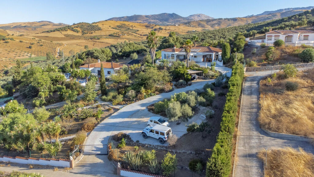 Detached Villa Almogía Málaga