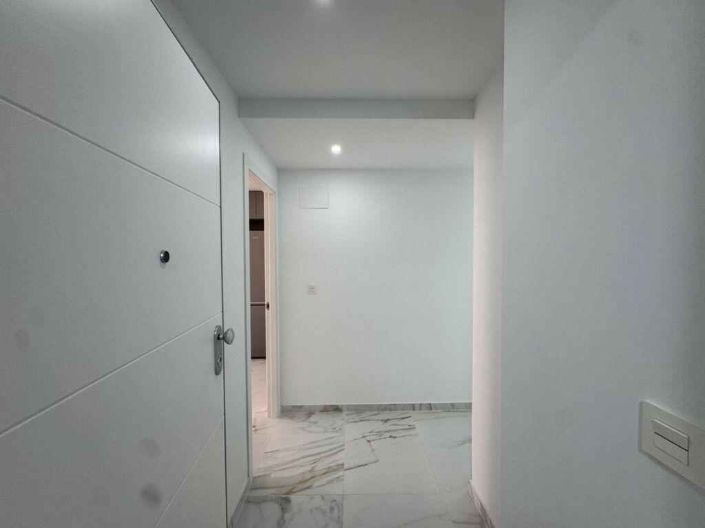 Middle Floor Apartment Torrevieja Alicante