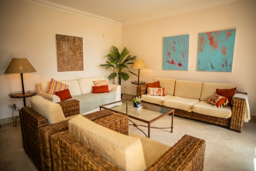 Middle Floor Apartment El Paraiso Málaga - image 2