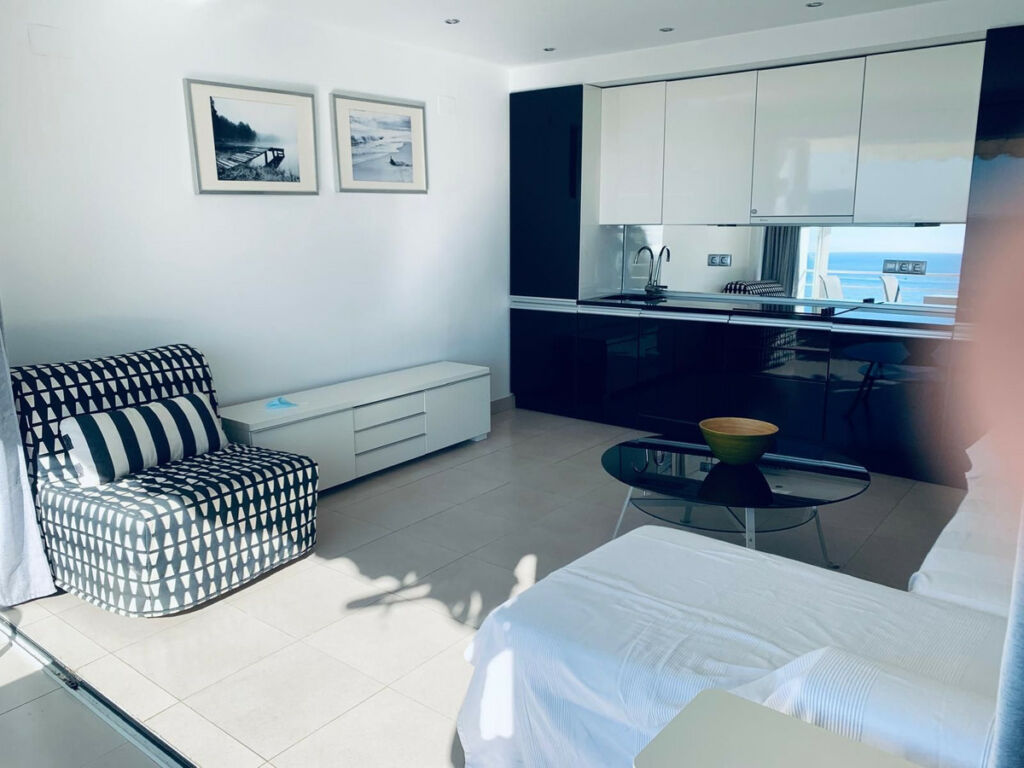 Middle Floor Apartment Costabella Málaga - image 6