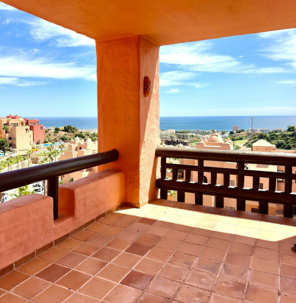 Penthouse La Duquesa Málaga - image 5